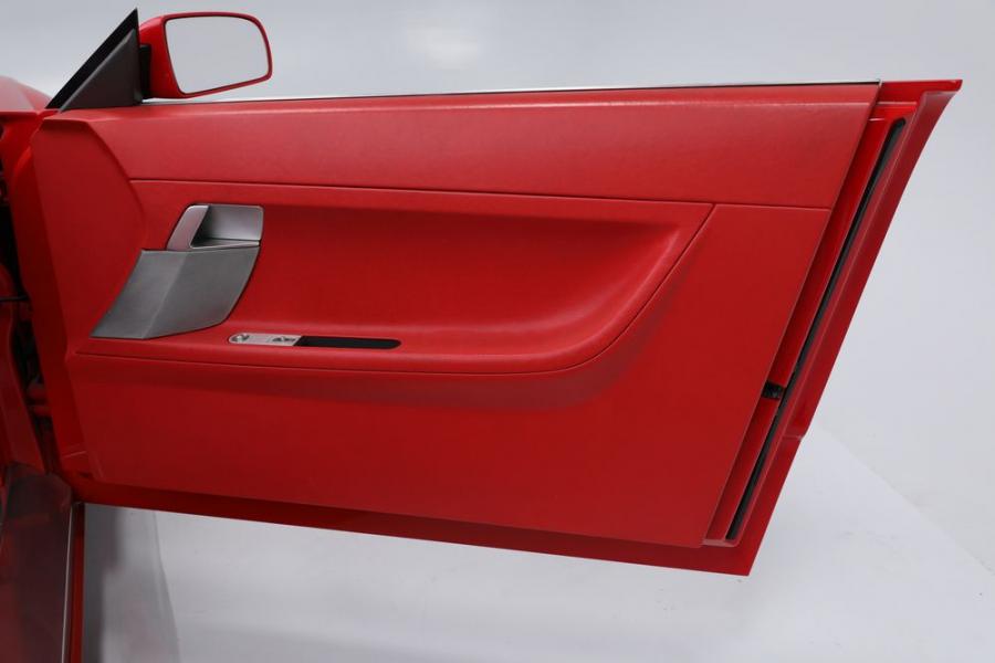 Детали интерьера Ford Mustang GT Convertible Concept 2004 года  (фото 38 из 51)